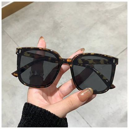 HSH Retro Chic Sunglasses